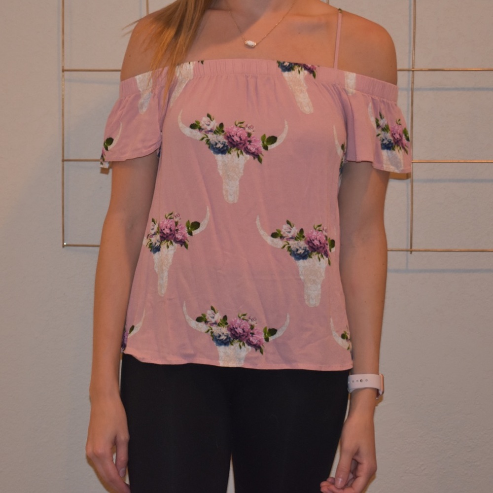 Off shoulder shirt
